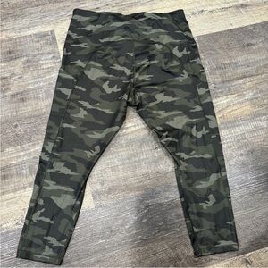 Athleta Ultimate Camo 7/8 Tights Leggings Size 2X